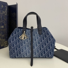 Christian Dior Shopping Bags